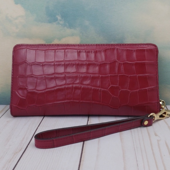 Michael Kors Continental Wallet Wristlet - Picture 2 of 8